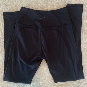 Alphalete Pulse Surge Black
Leggings SMALL